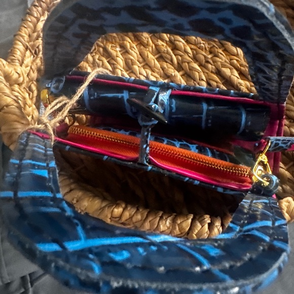 Blue Crocodile Pattern Handbag - Picture 3 of 12